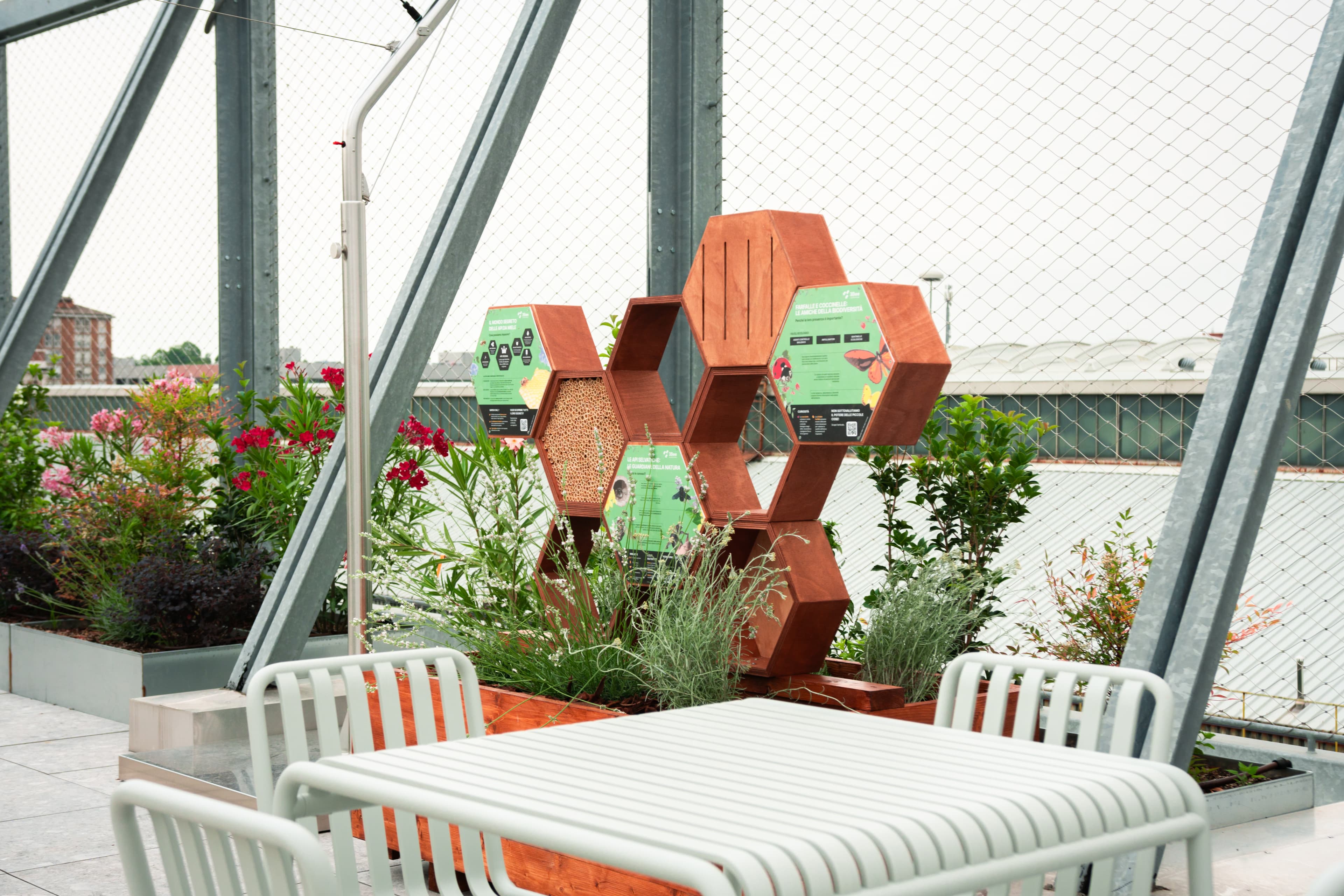 Prometeon pollinator hotel