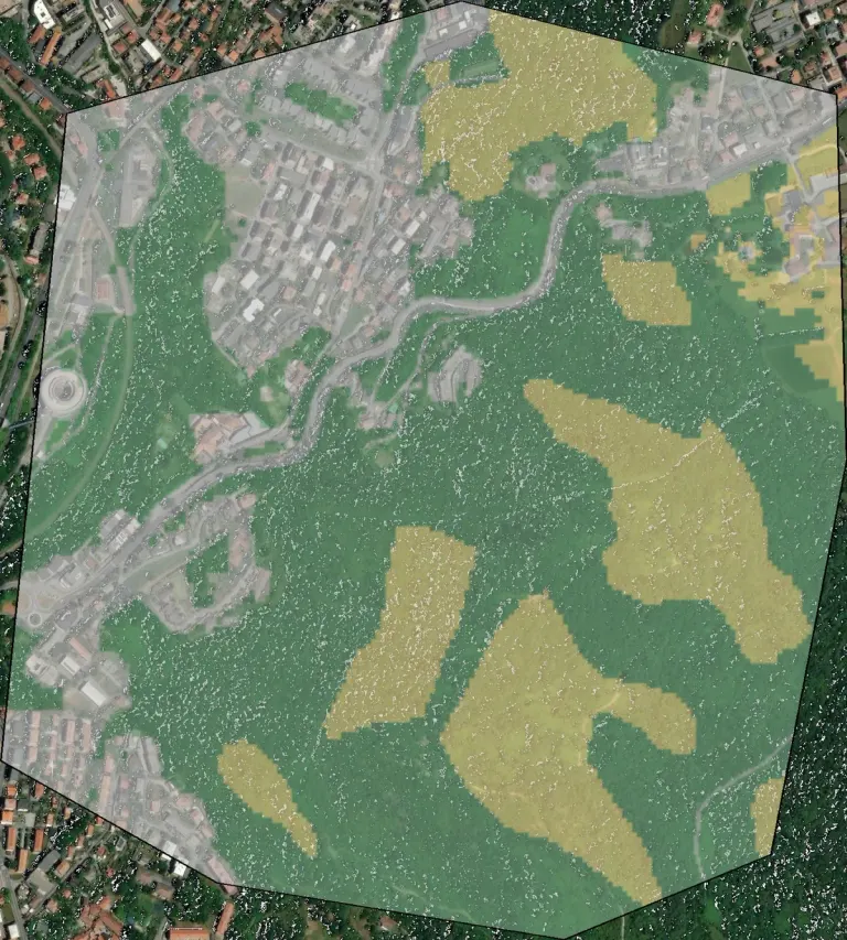 Carte du combustible XN du site de démonstration public près de Côme, sur l'image satellite : forêt, cultures et surfaces non combustibles